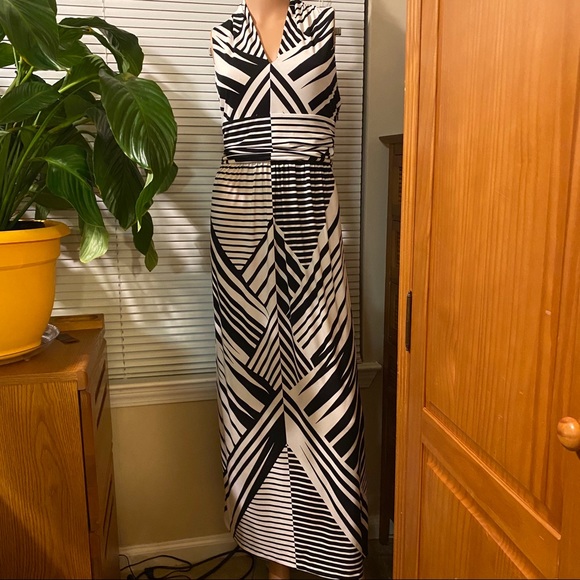 Chaus New York Women’s Max Dress - Picture 2 of 4